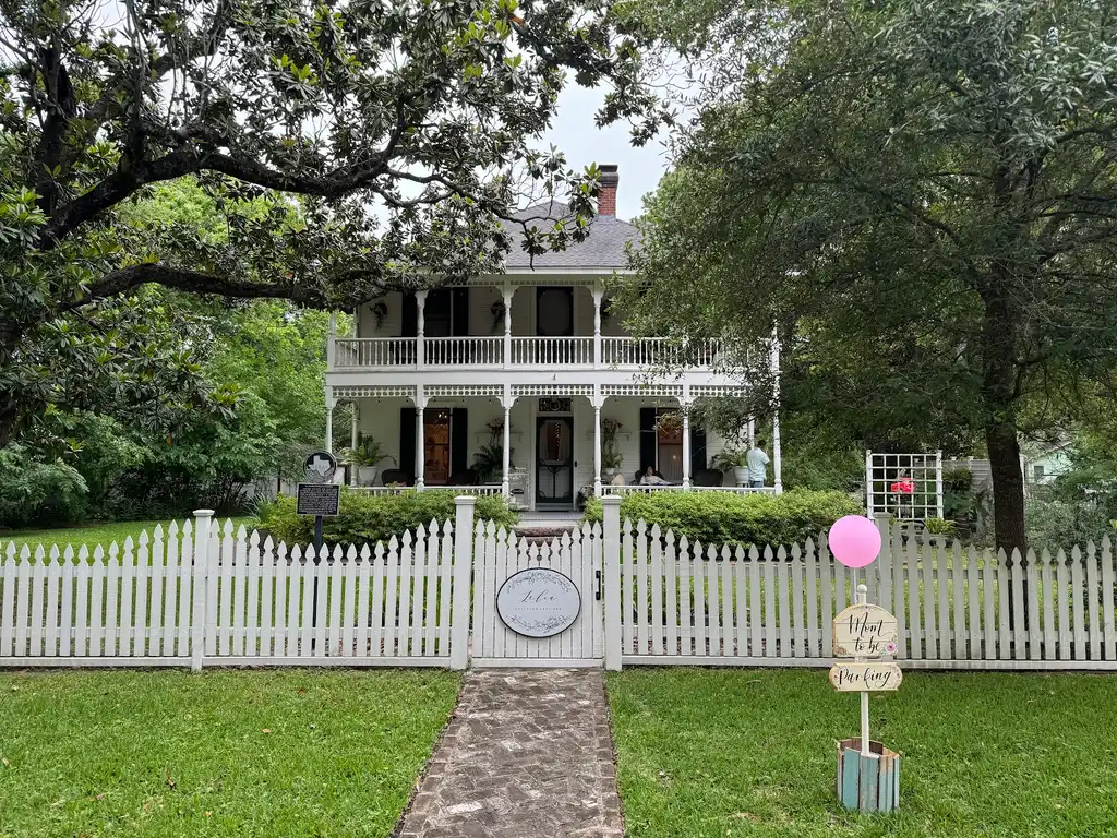 Lelia Southern Settings - A Bridal and Baby Shower Venue — photo 2